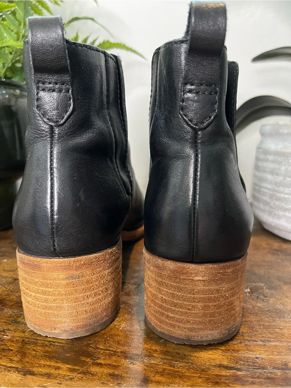 Kork-Ease Black Leather Chelsea Booties - Women 9M